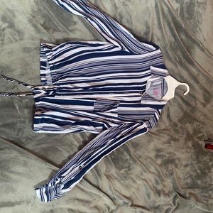 No boundaries button up